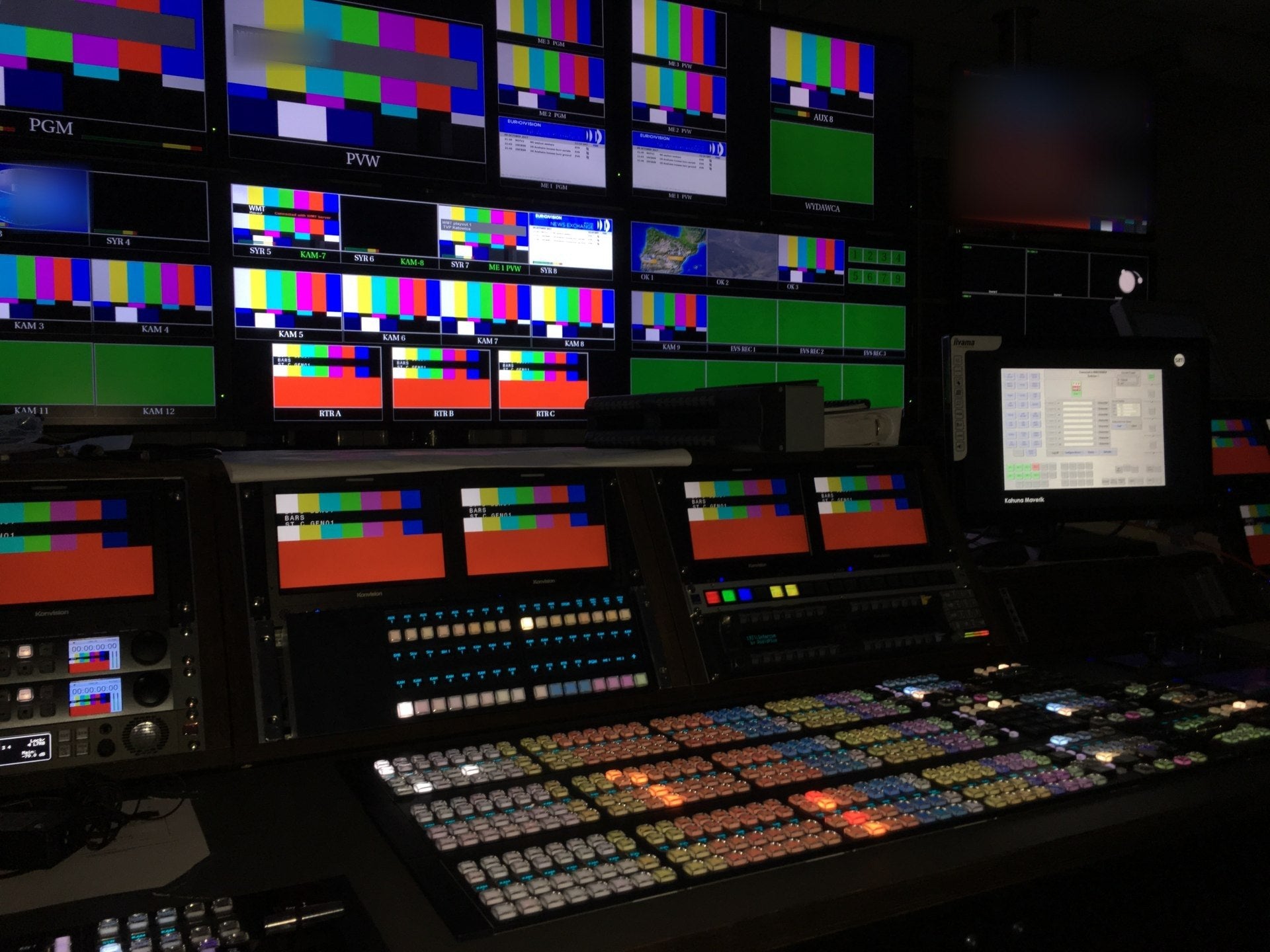 Broadcast — realizacja 8