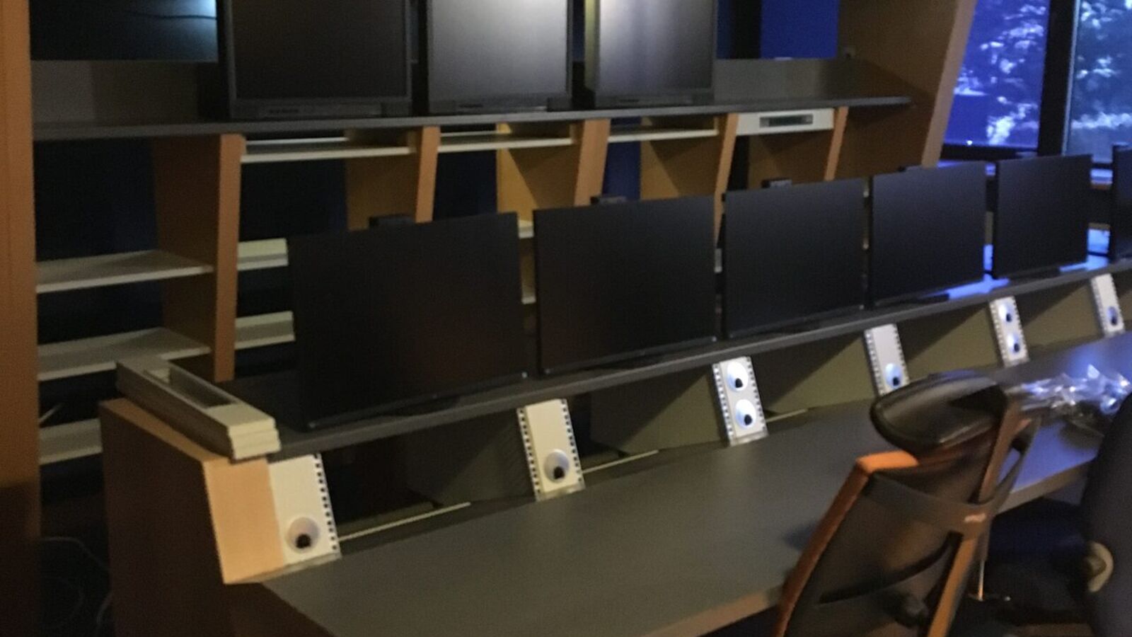 Meble technologiczne i stoły realizatorskie